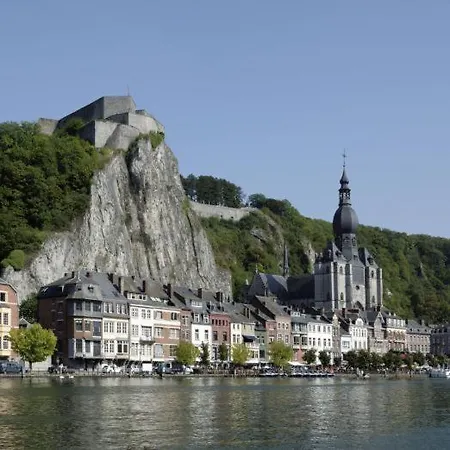 Vakantiestudio Ciney 아파트 *