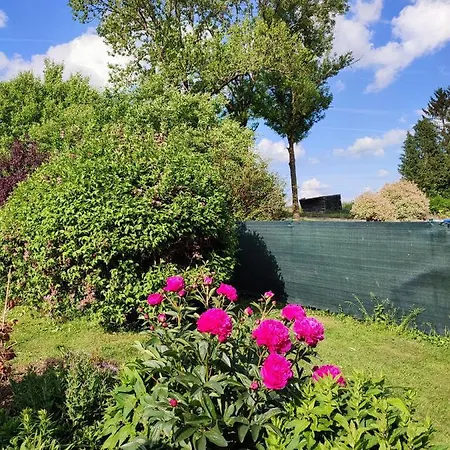 Vakantiestudio Ciney 아파트